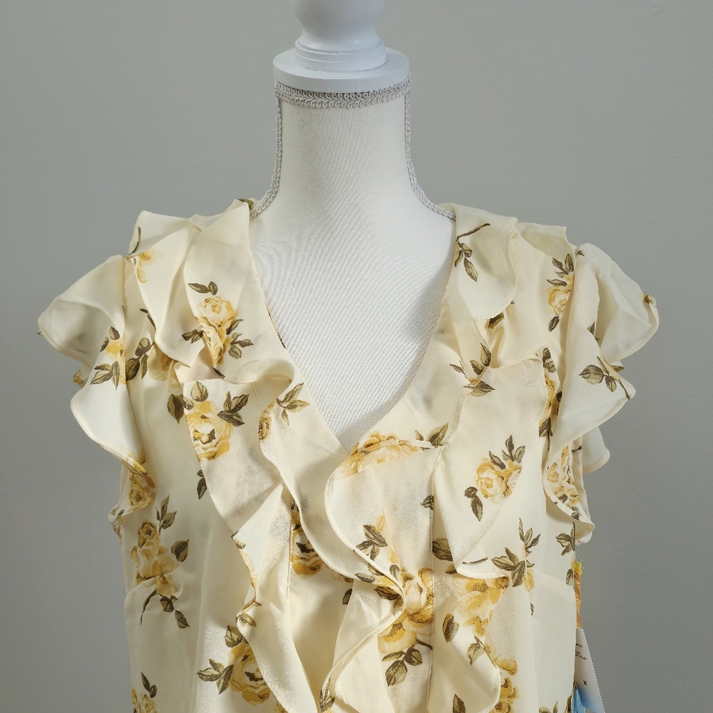 CeCe | Pastel Yellow Floral Print Ruffled Flutter Sleeve Blouse - Picture 2 of 7
